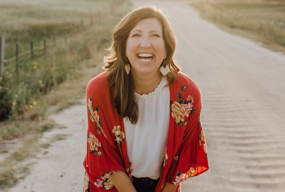 How to Find Friendship When You Feel Lonely (Biblical Hope for Hard Seasons)
